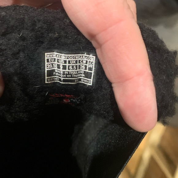 Women's Black and Gray Winter Boots - Picture 9 of 9